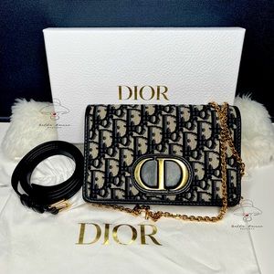 2-IN-1 30 MONTAIGNE POUCH
Blue Dior Oblique Jacquard